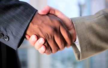 التودّد للناس من علامات المؤمن